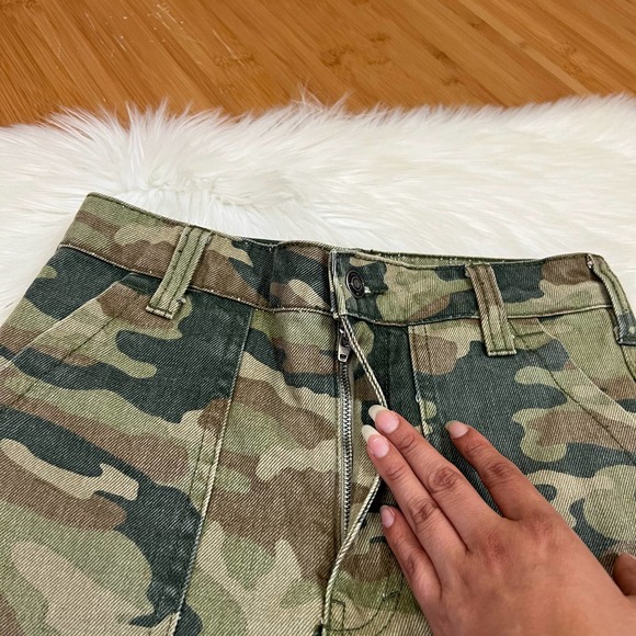 ✨SOLD✨Free People We The Free Remy Crop Pants In Moss - Picture 4 of 10